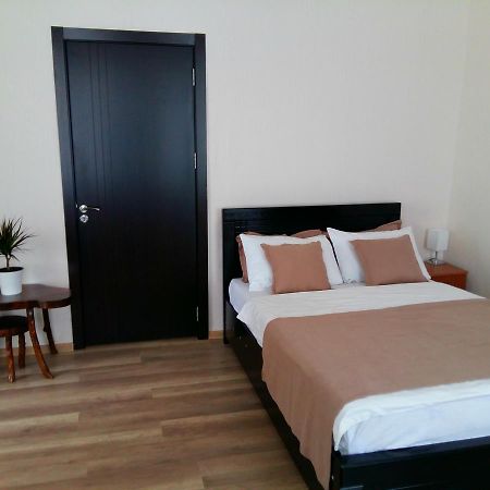 Gulo'S Home Тбилиси Екстериор снимка