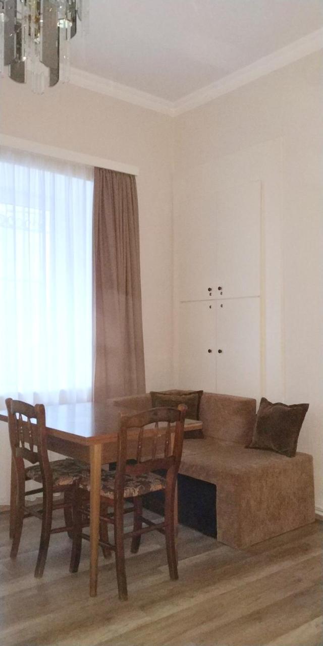 Gulo'S Home Тбилиси Екстериор снимка